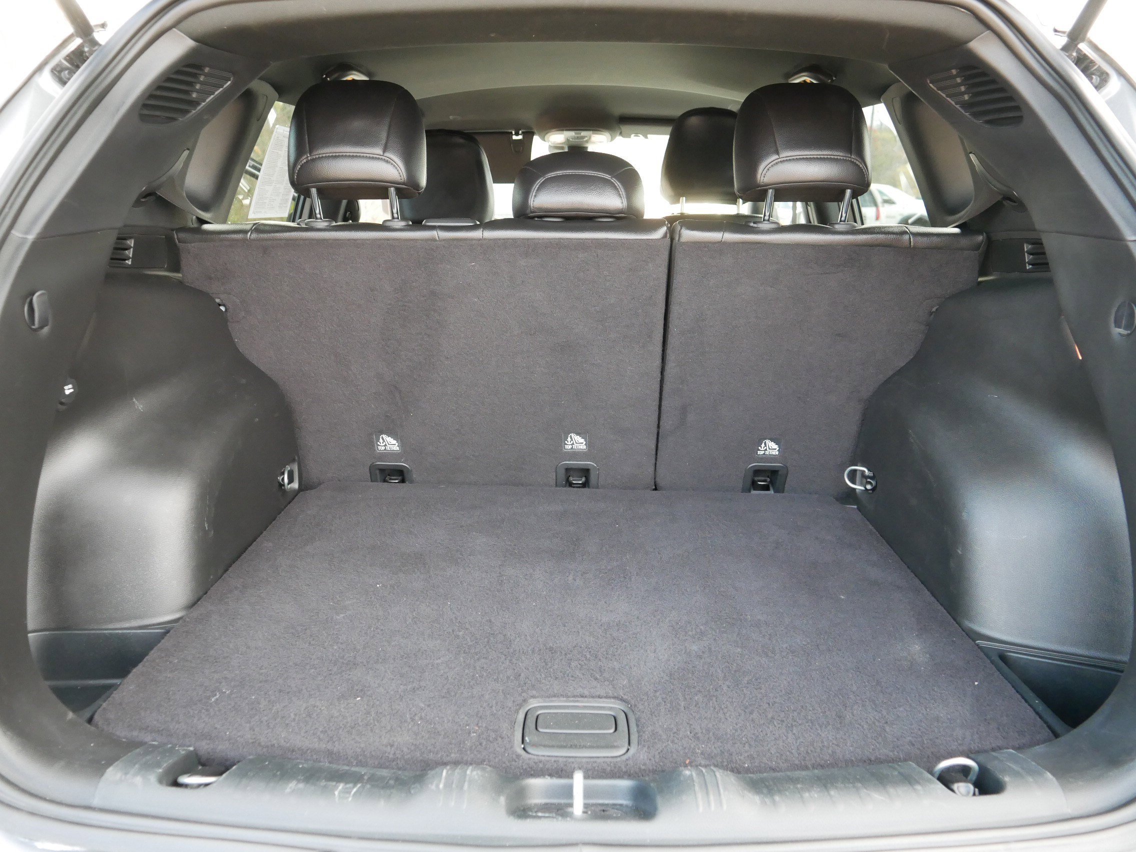 Used 2024 Jeep Compass Latitude image 18