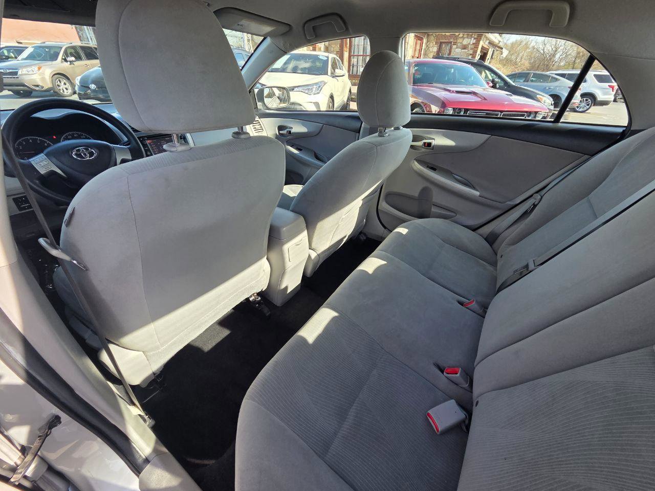 Used 2013 Toyota Corolla LE image 14