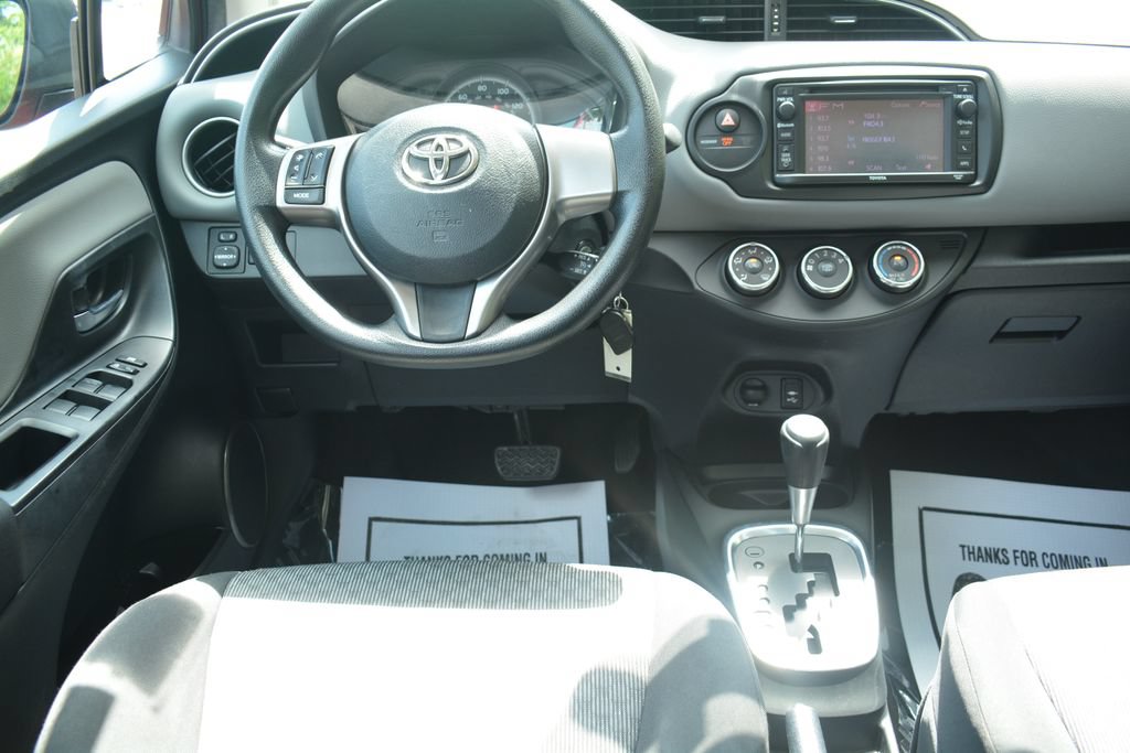 Used 2015 Toyota Yaris LE FWD image 3