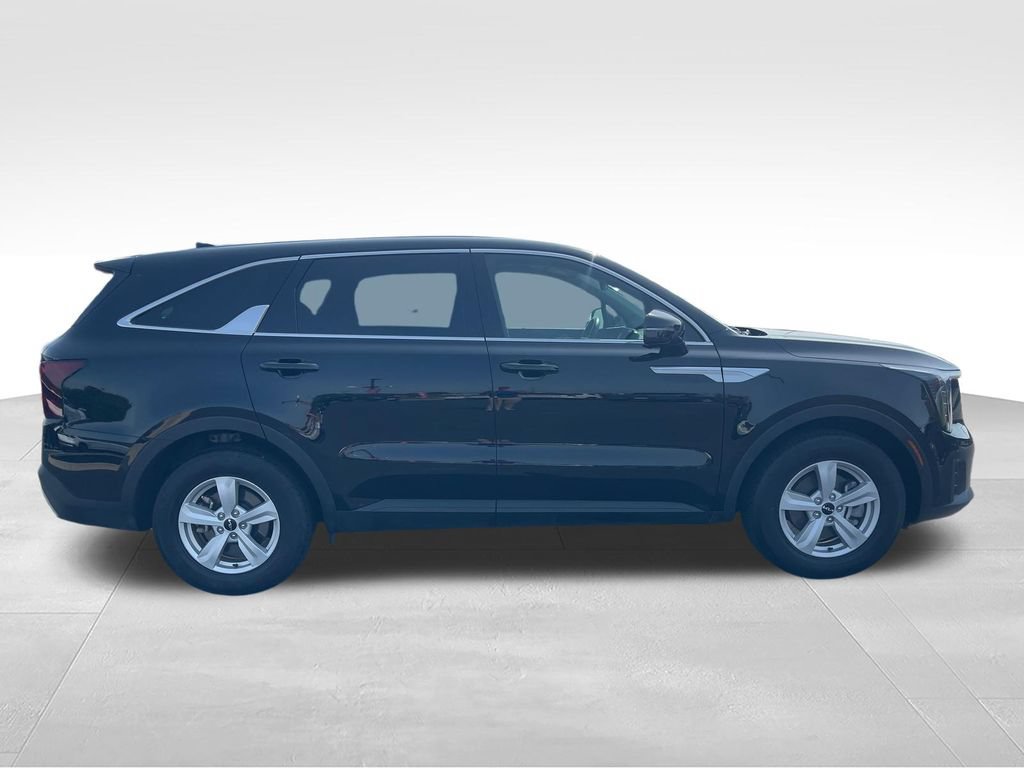 Used 2026 Kia Sorento LX FWD image 6