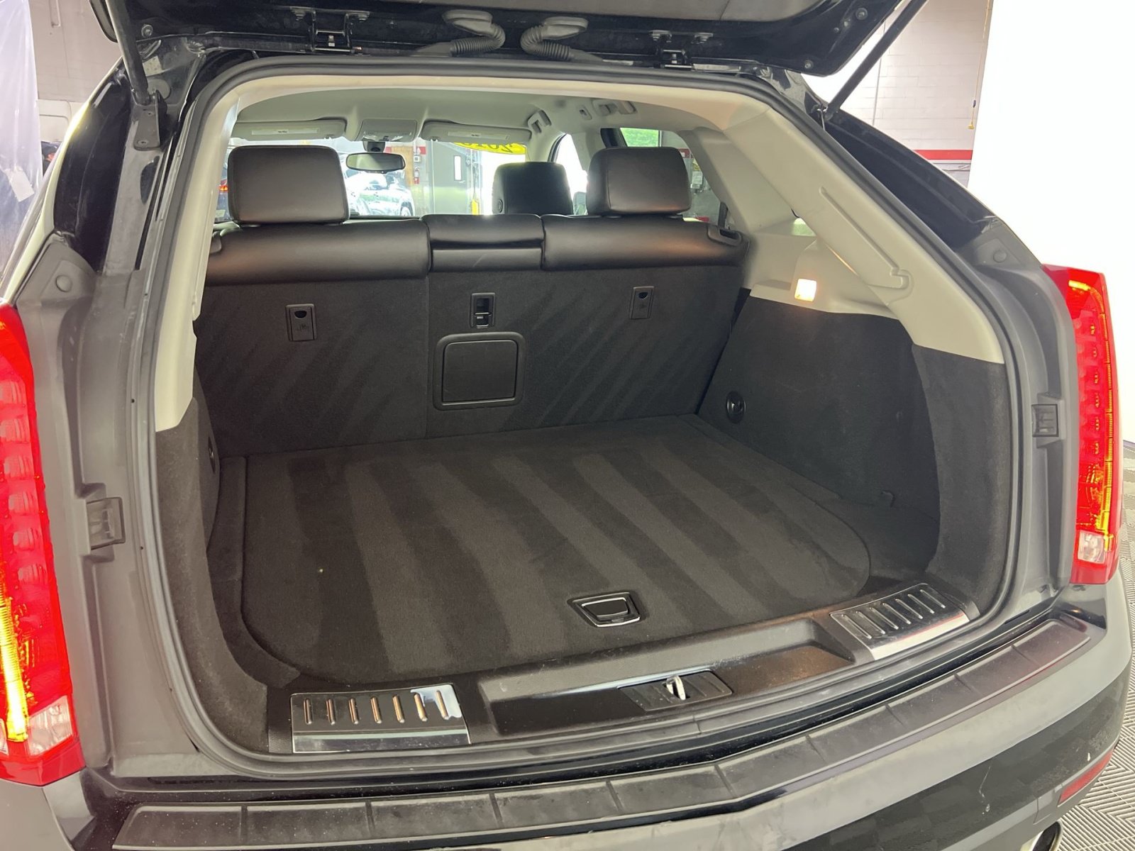 Used 2015 Cadillac SRX FWD image 27