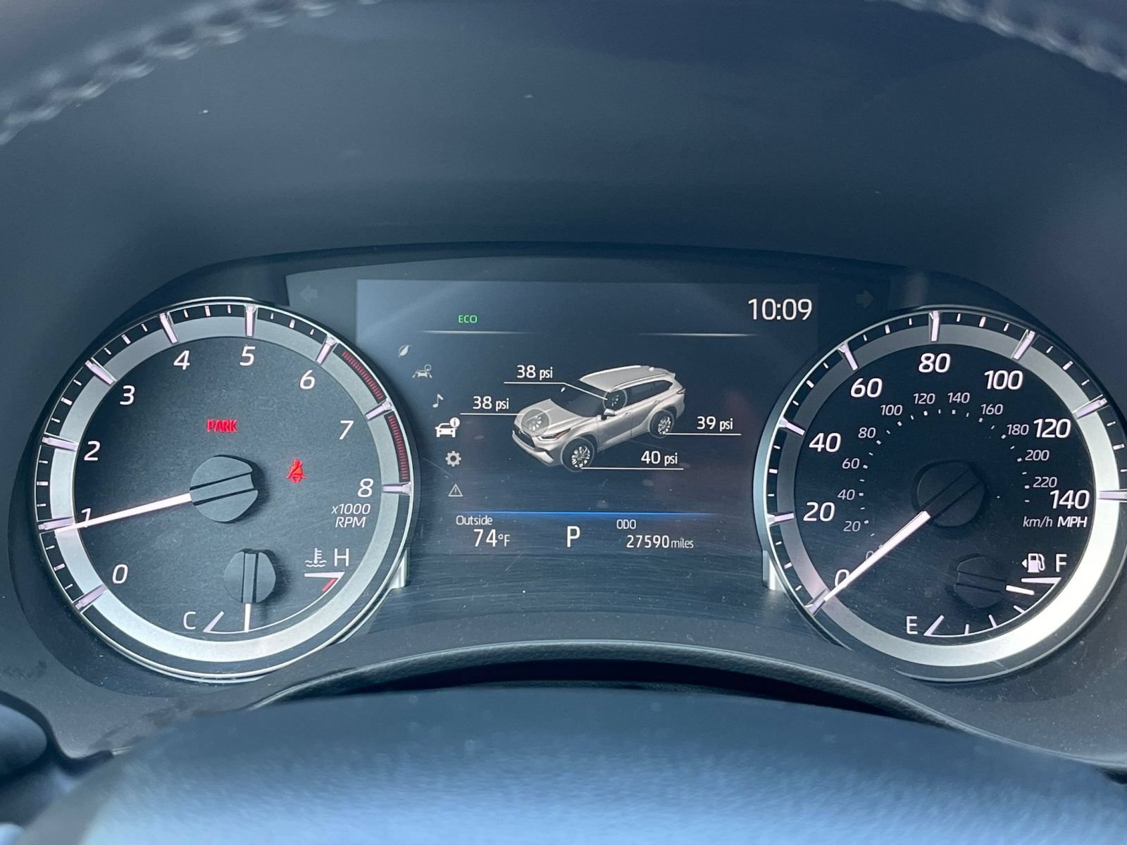 Used 2025 Toyota Highlander LE FWD image 44