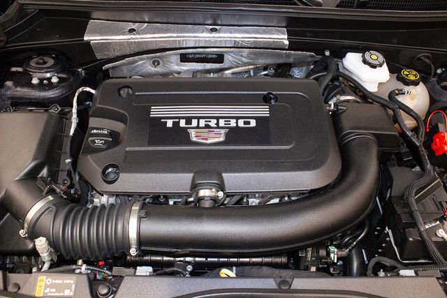 Used 2023 Cadillac XT4 Luxury w/ Cold Weather Package image 3