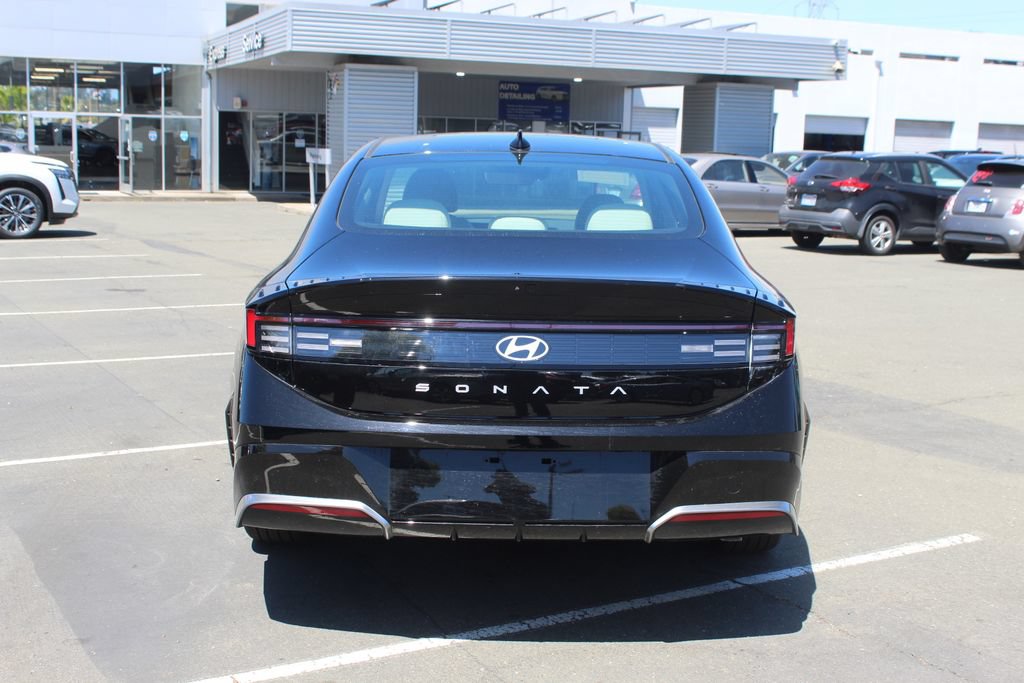New 2026 Hyundai Sonata SEL FWD image 8