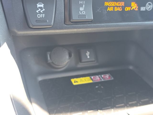 Used 2022 Toyota RAV4 XSE AWD/4WD image 21