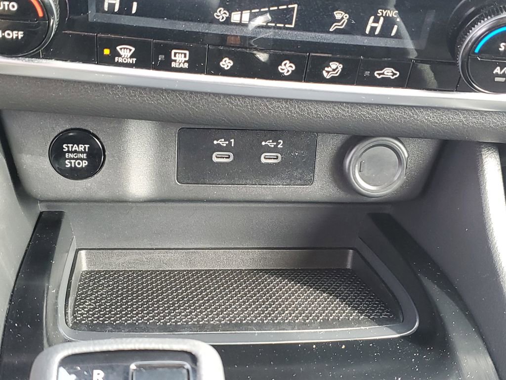 Used 2025 Nissan Rogue SV image 19