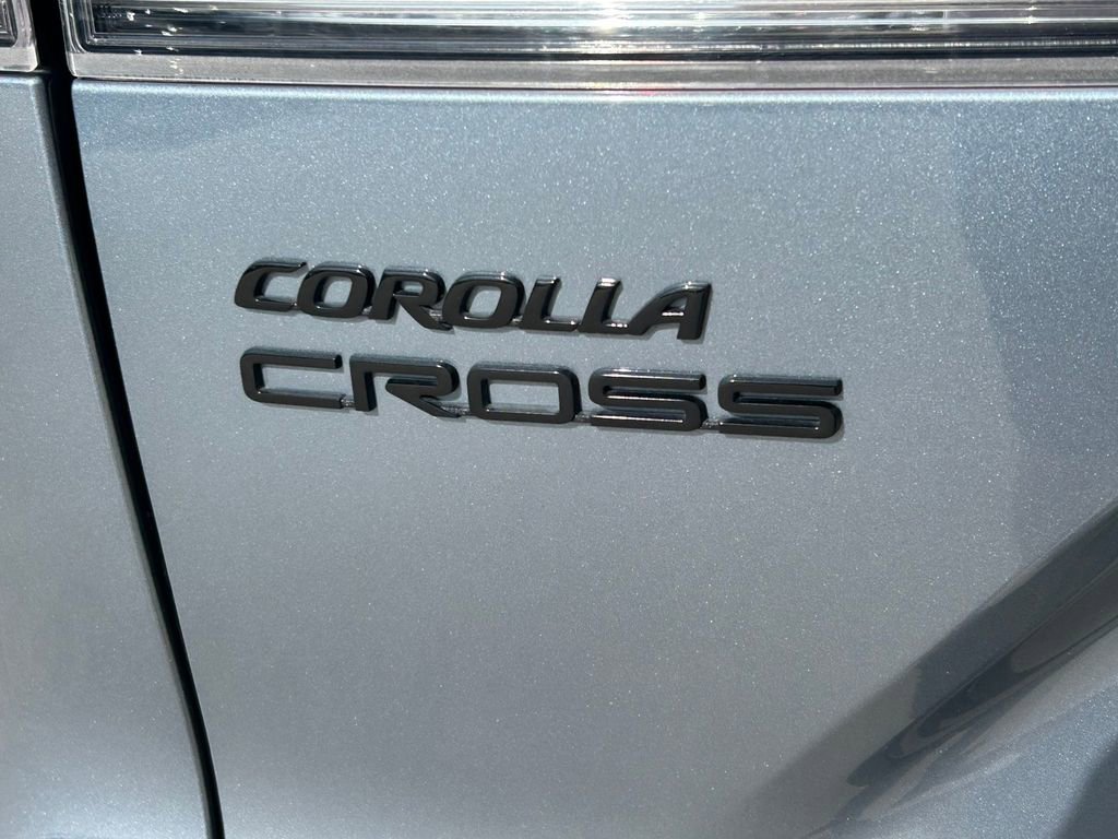 Used 2024 Toyota Corolla Cross XSE image 13