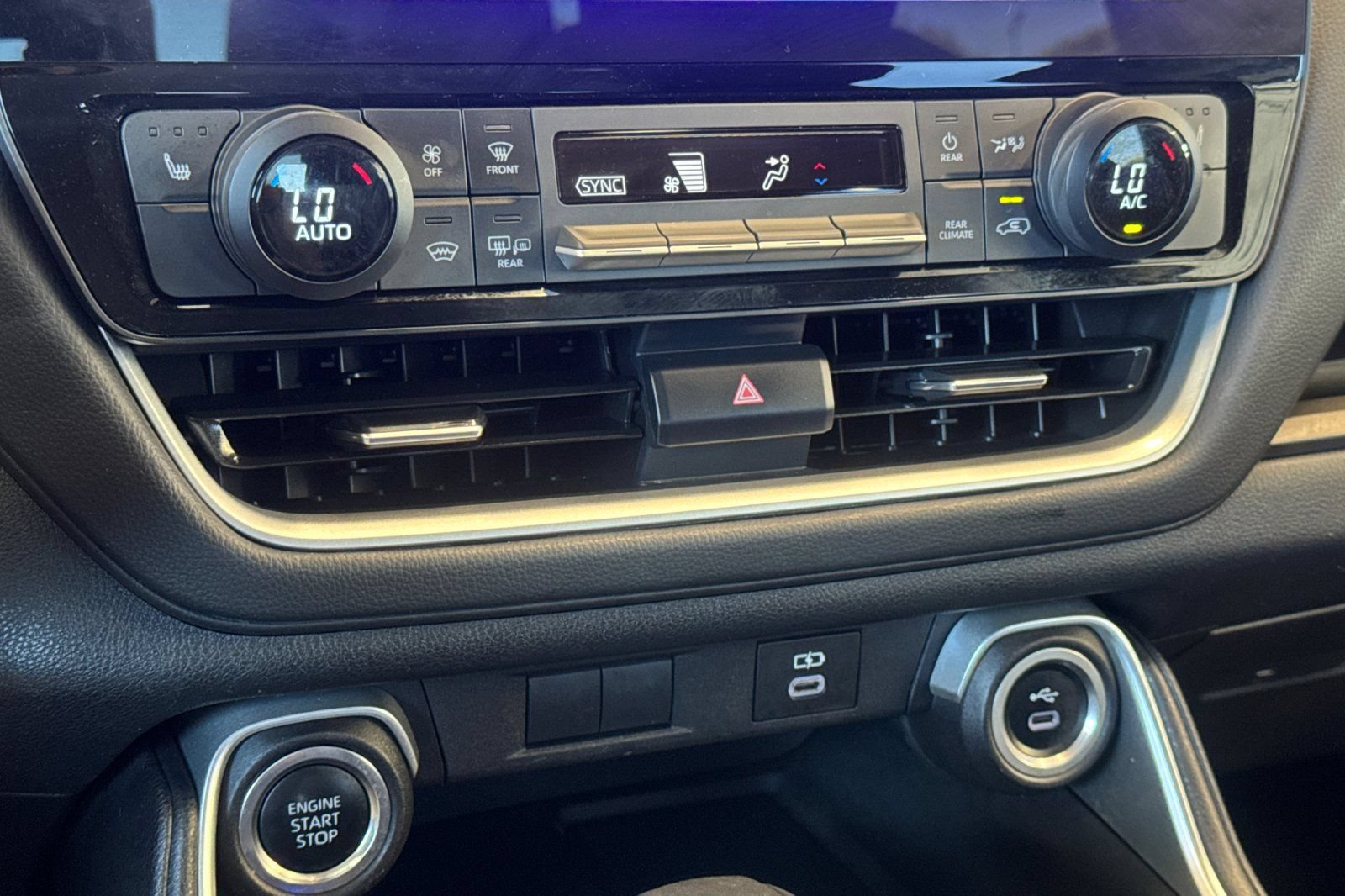 Used 2025 Toyota Grand Highlander FWD image 29