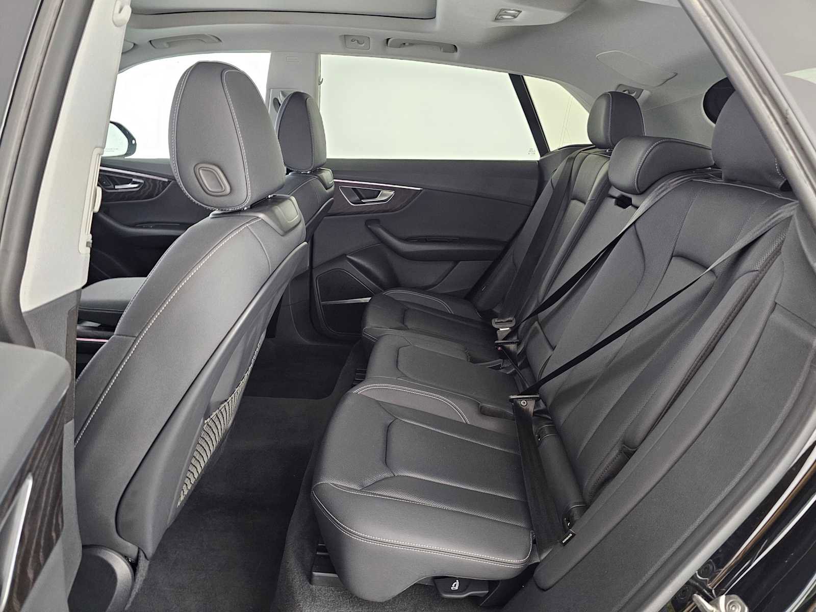 Used 2022 Audi Q8 Premium Plus image 16