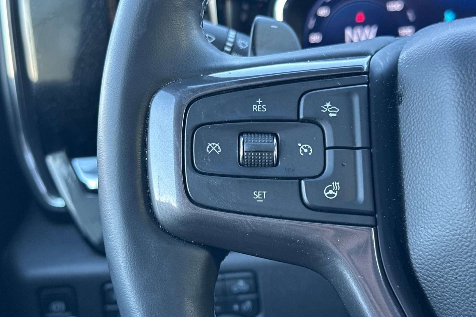 Used 2025 Chevrolet Silverado 1500 High Country w/ Technology Package image 35