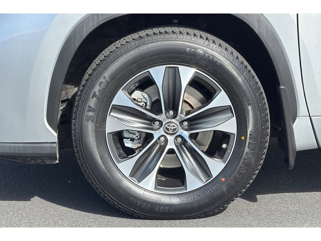 Used 2020 Toyota Highlander XLE image 34