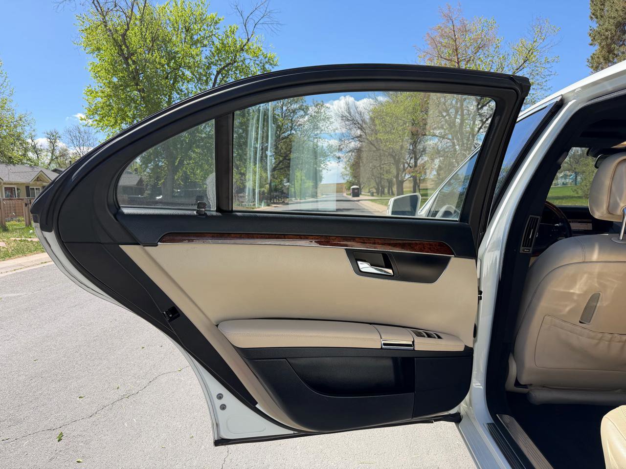 Used 2011 Mercedes-Benz S 550 4MATIC image 14