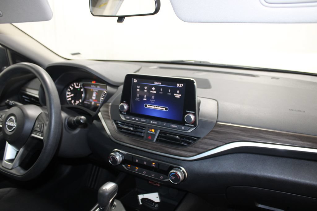 Used 2024 Nissan Altima 2.5 SV FWD image 36