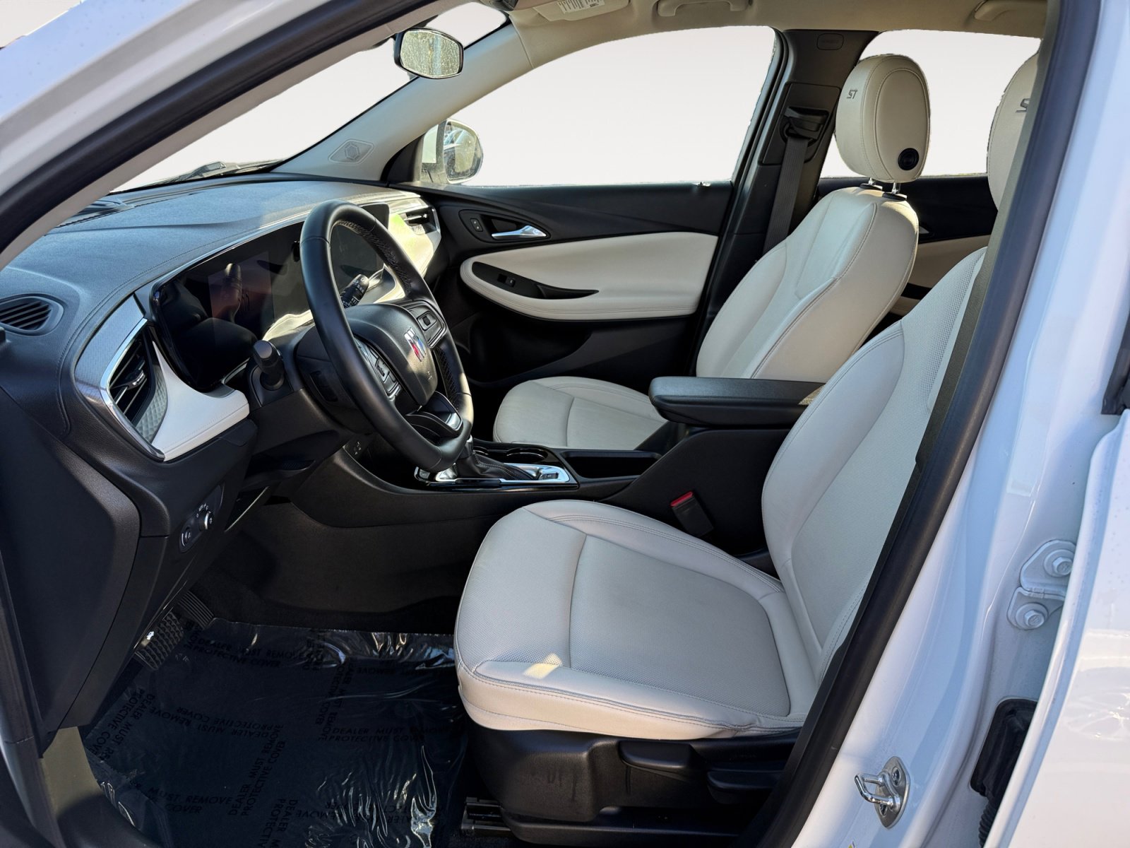 Used 2024 Buick Encore GX Sport Touring image 10