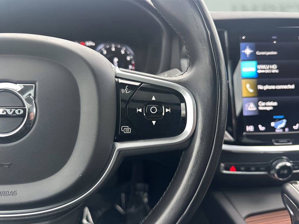 Used 2021 Volvo S60 T5 Momentum w/ Premium Package image 17