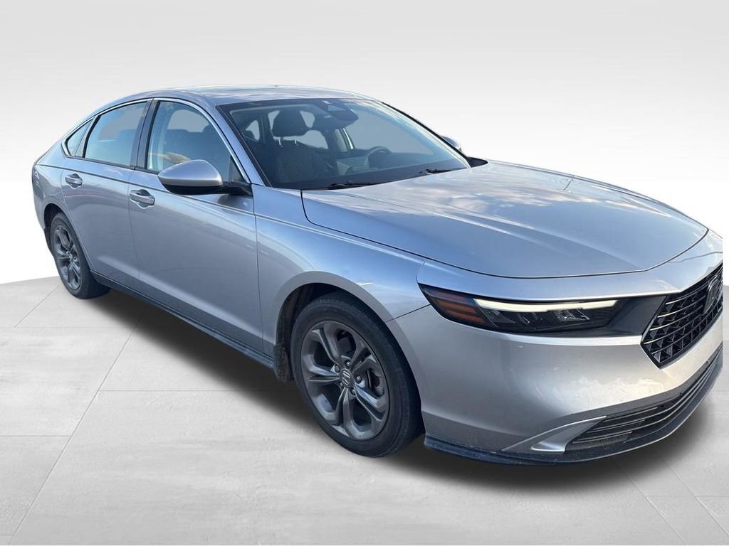 Used 2023 Honda Accord EX image 13