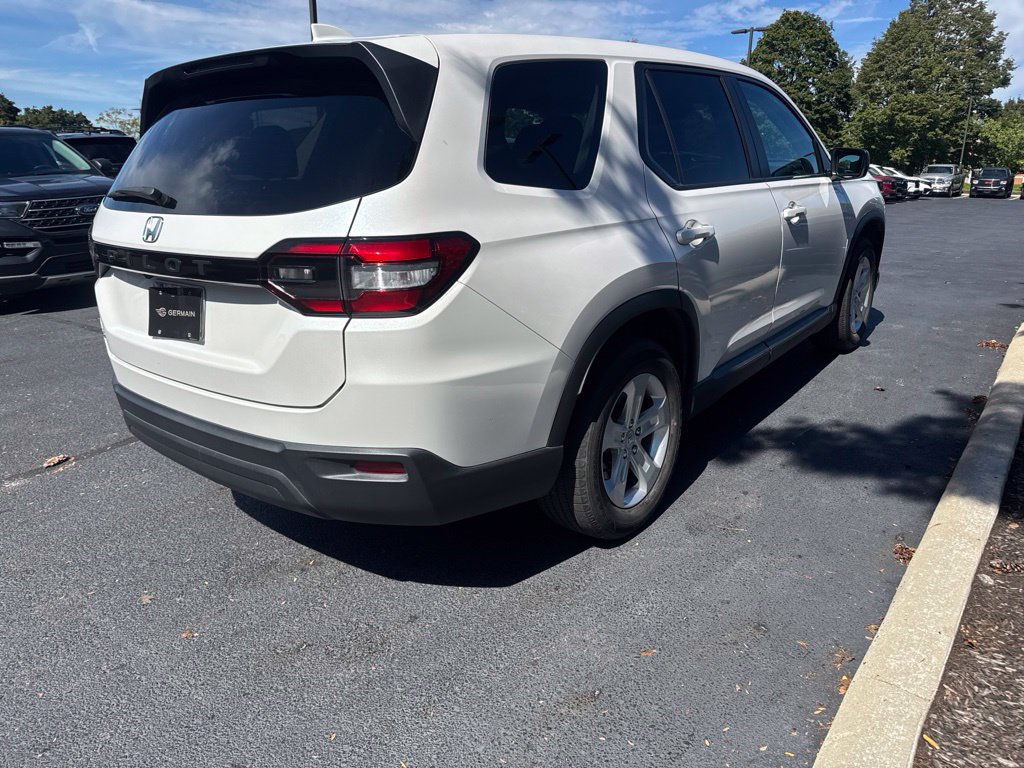 Certified 2024 Honda Pilot LX image 6
