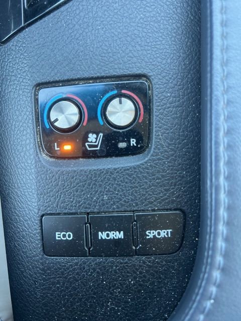 Used 2013 Toyota Avalon Limited image 18