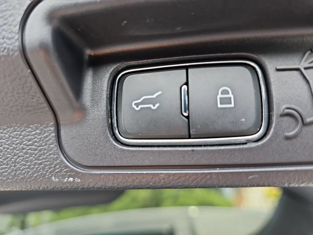 Used 2022 Ford Explorer XLT AWD/4WD image 14