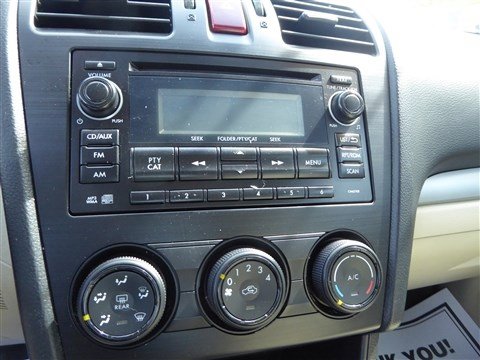 Used 2012 Subaru Impreza 2.0i Premium w/ All-Weather Pkg image 10