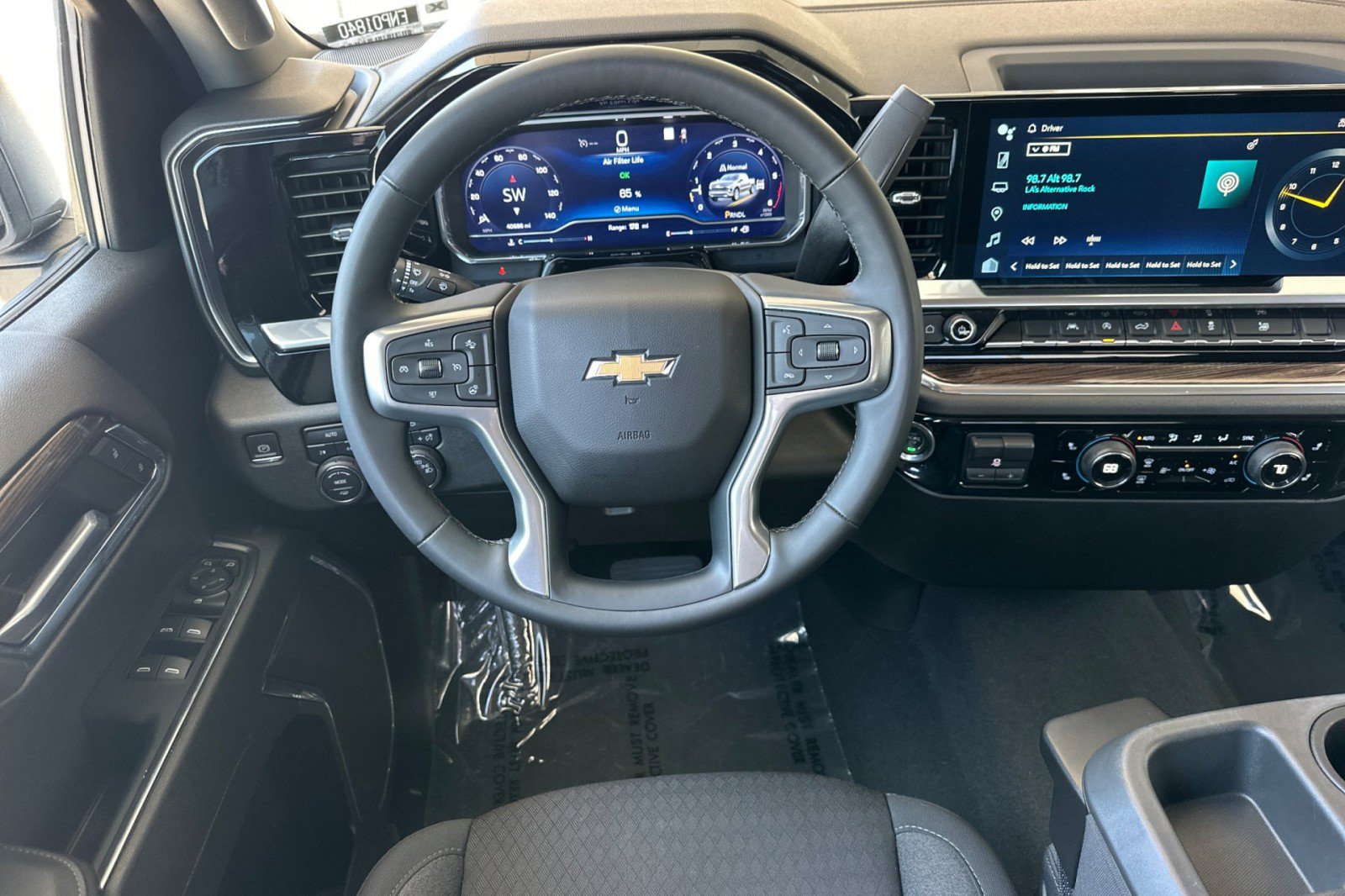 Used 2023 Chevrolet Silverado 1500 LT AWD/4WD image 14