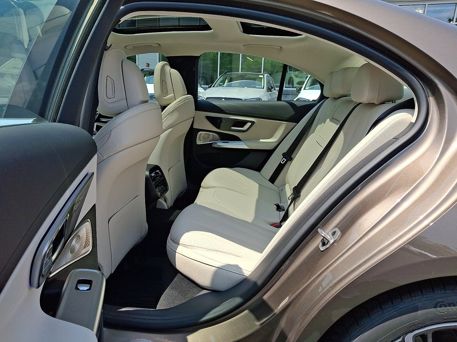New 2026 Mercedes-Benz E 350 4MATIC Sedan image 8