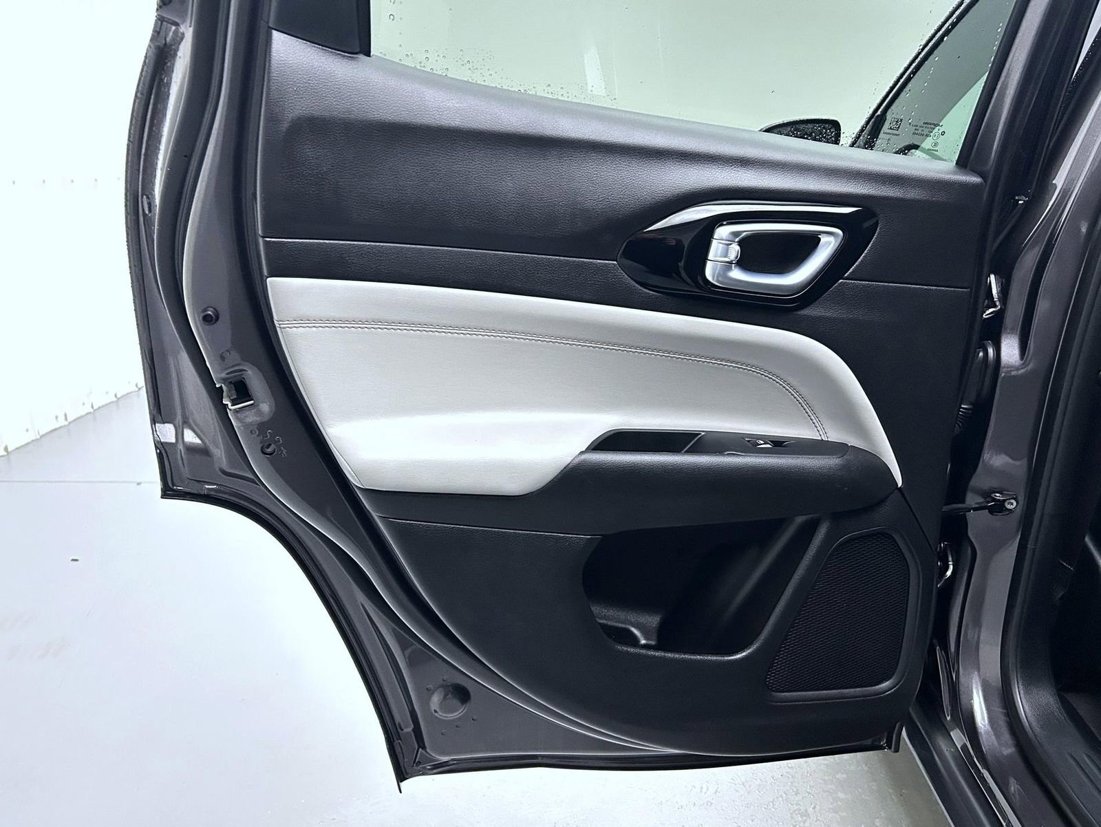 Used 2024 Jeep Compass Limited image 20