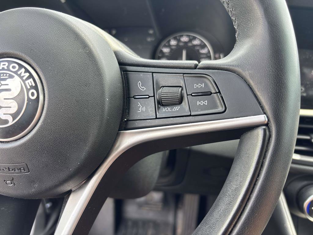 Used 2019 Alfa Romeo Giulia AWD image 15