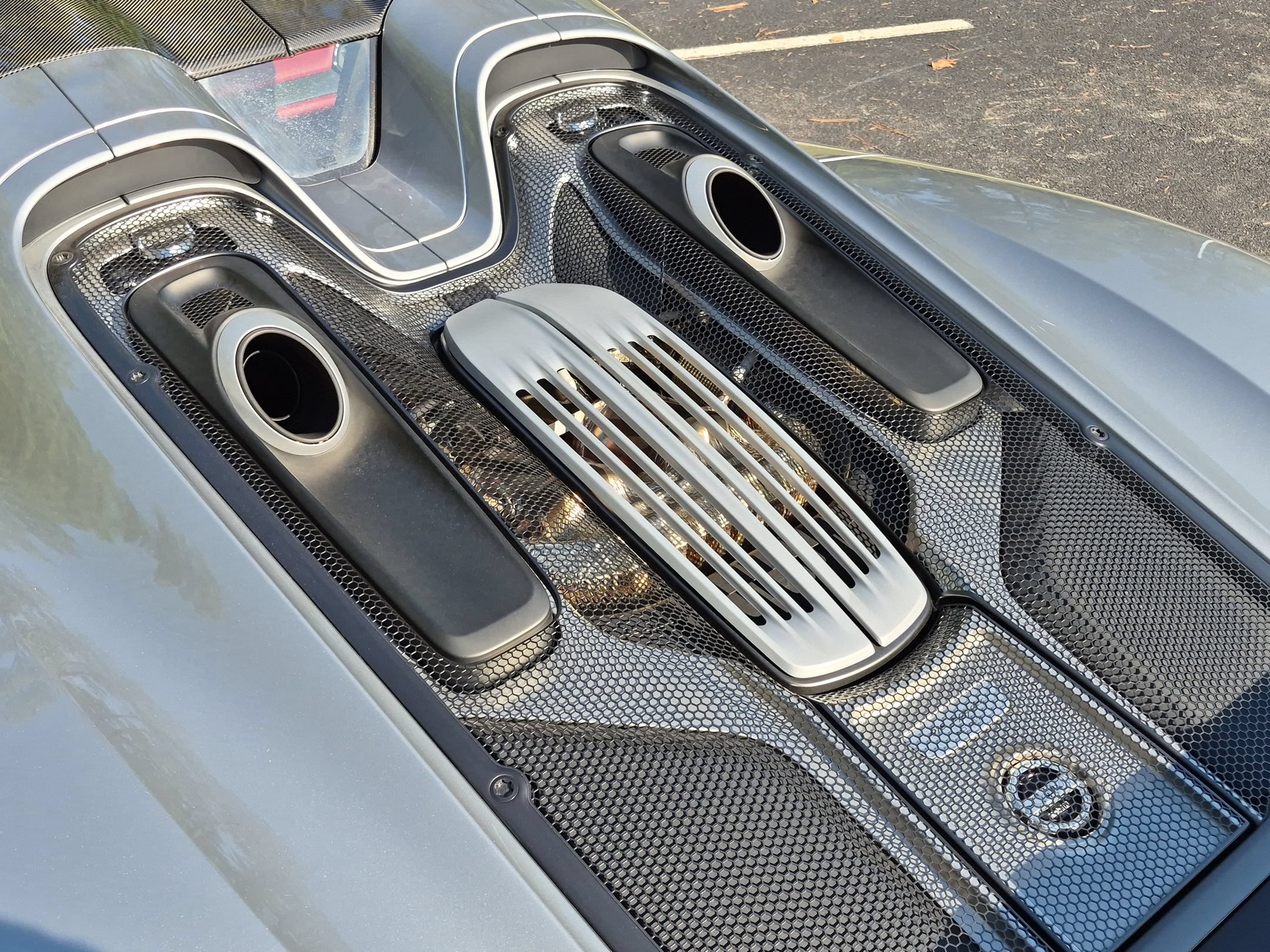 Used 2015 Porsche 918 Spyder AWD/4WD image 23