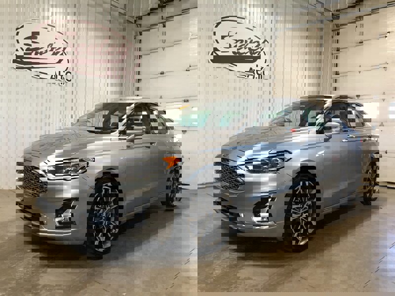 Used 2020 Ford Fusion Titanium image 2