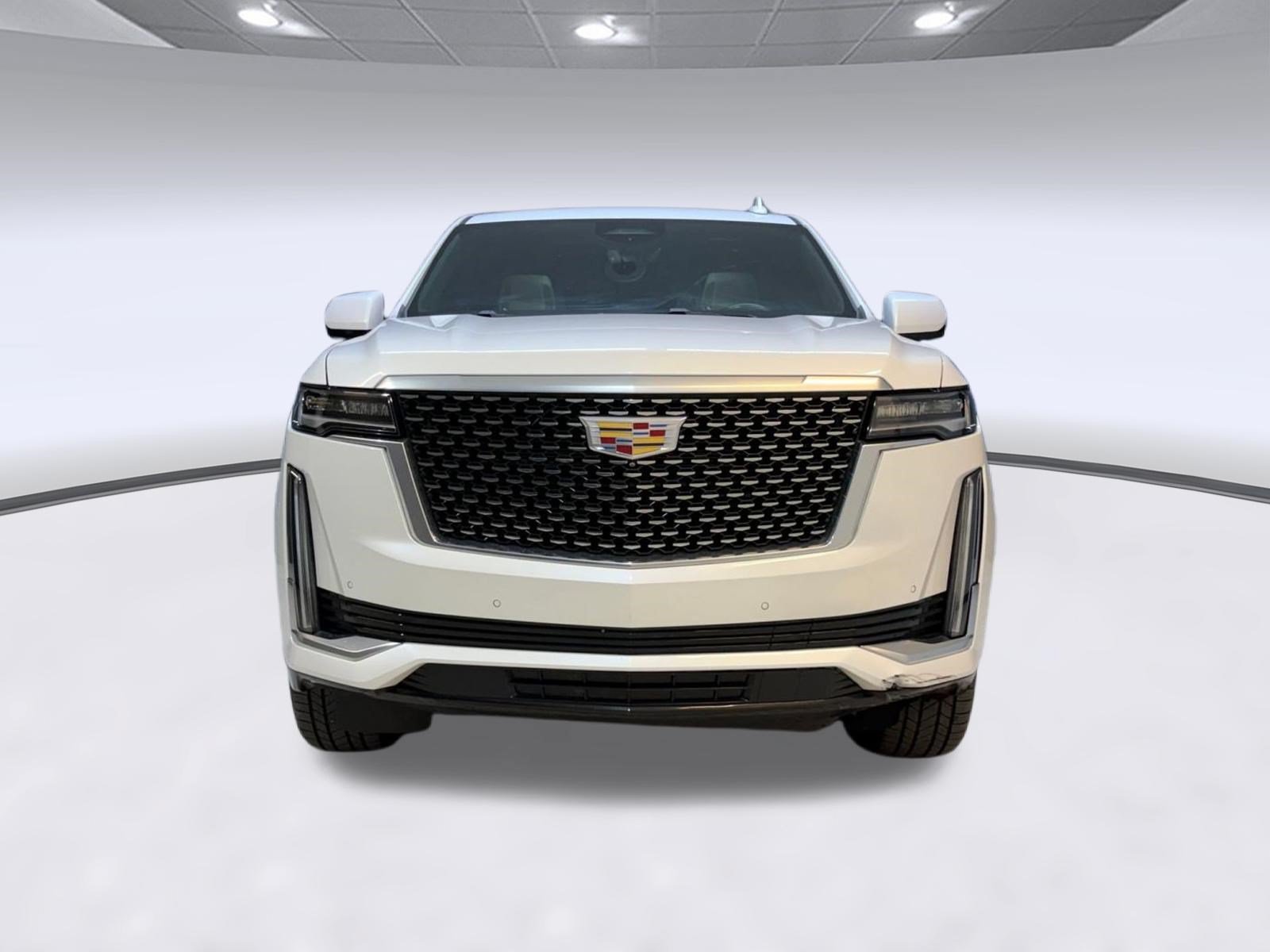 Used 2023 Cadillac Escalade Premium Luxury AWD/4WD image 6
