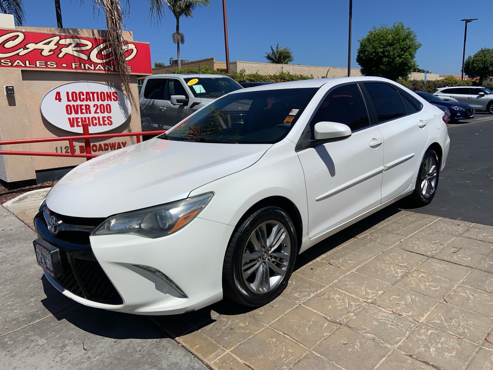 Used 2017 Toyota Camry SE FWD image 3