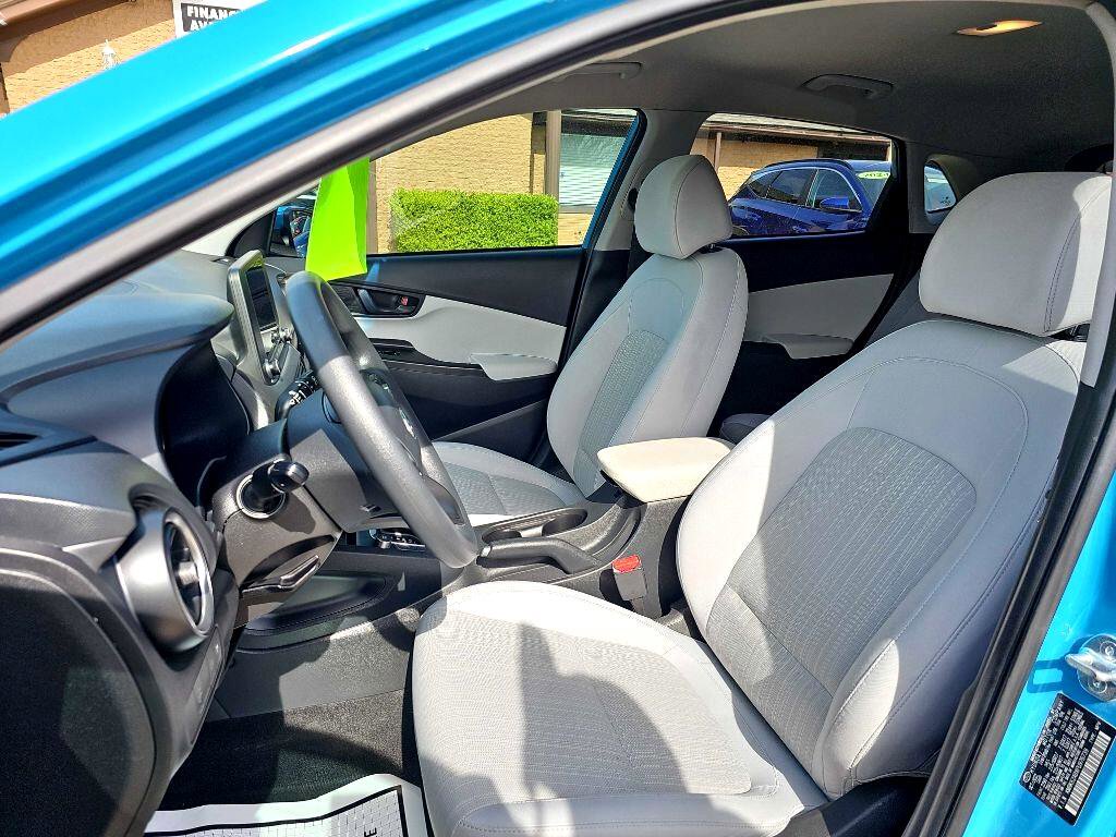 Used 2023 Hyundai Kona SEL image 14