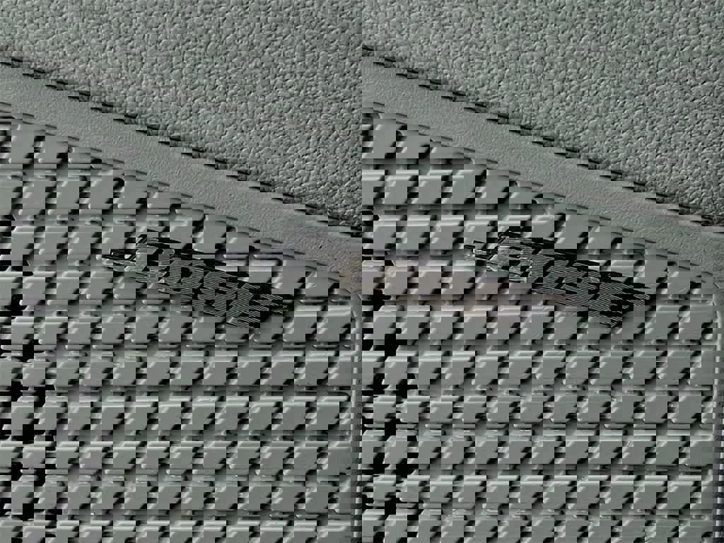 Used 2025 Hyundai Elantra Limited image 22