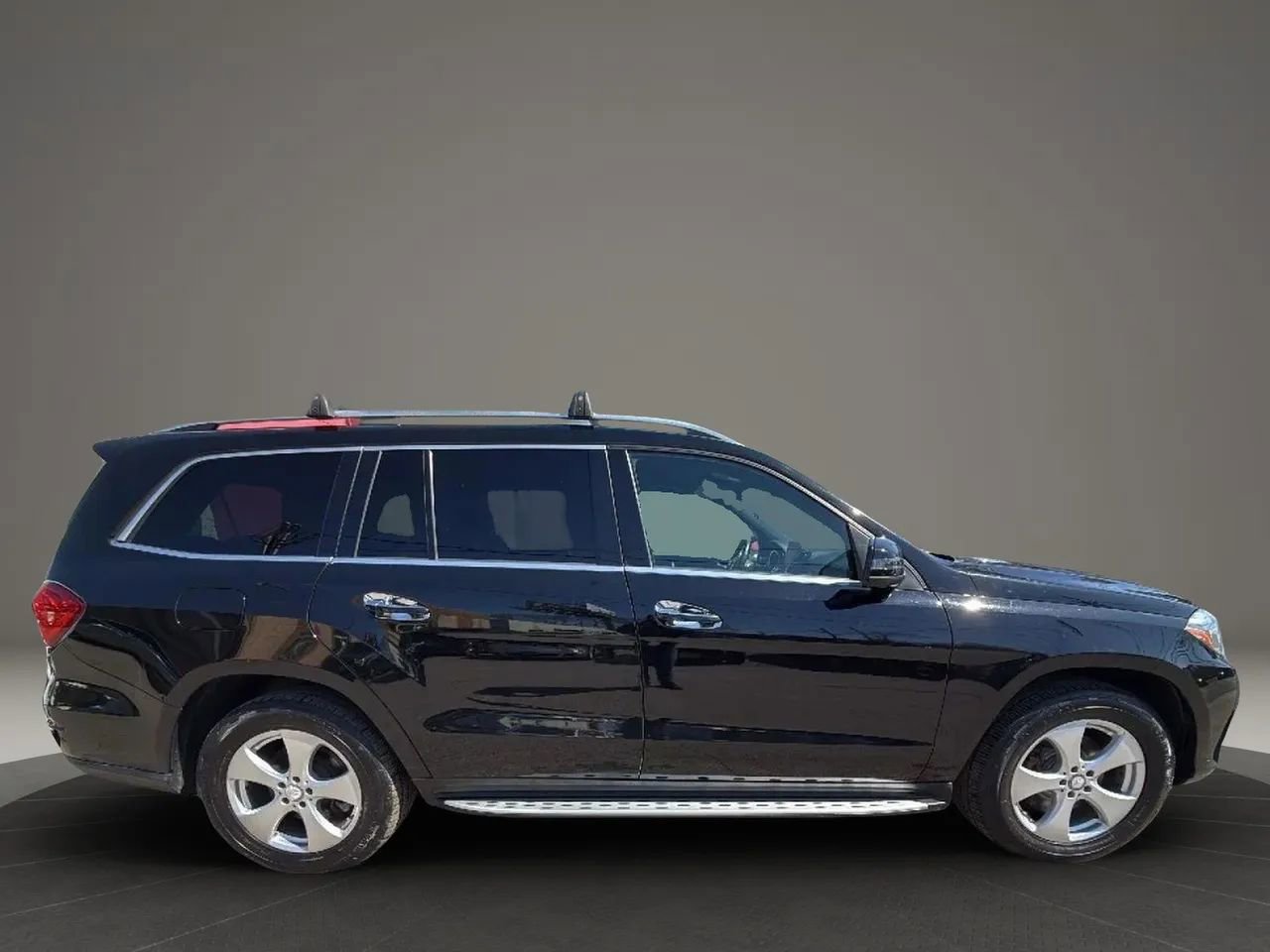 Used 2017 Mercedes-Benz GLS 450 4MATIC image 4