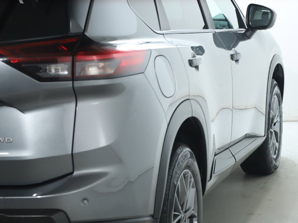 Used 2024 Nissan Rogue S image 46