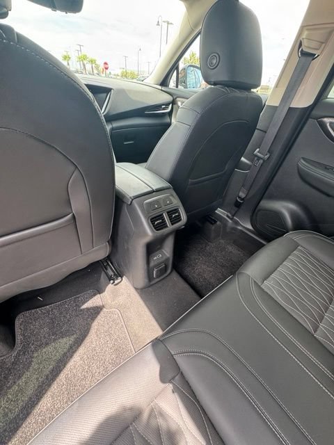 Used 2023 Buick Envision Avenir AWD/4WD image 9