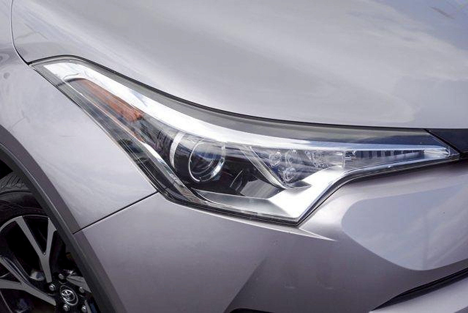Certified 2019 Toyota C-HR XLE FWD video 2
