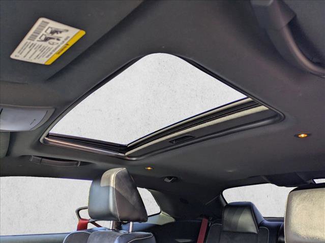 Used 2015 Dodge Challenger SRT image 17