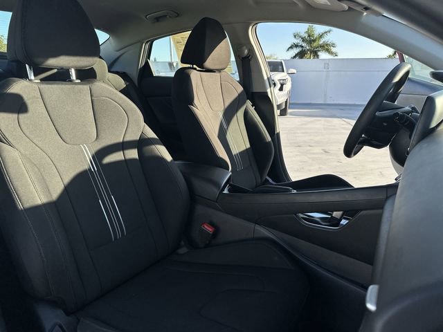 Used 2024 Hyundai Elantra SEL image 30