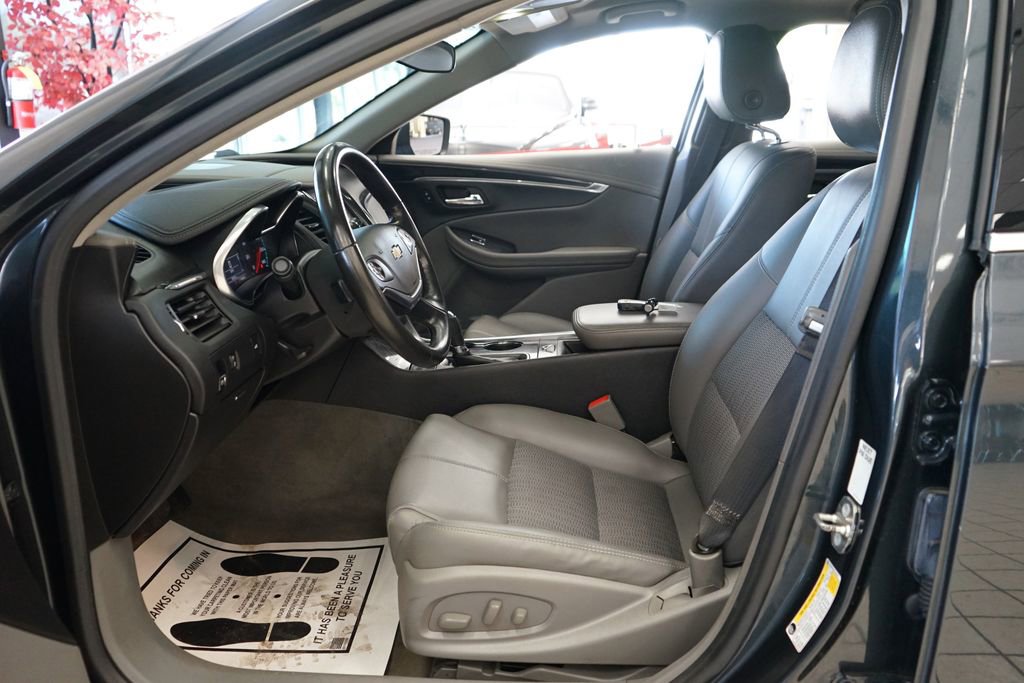 Used 2018 Chevrolet Impala LT FWD image 24