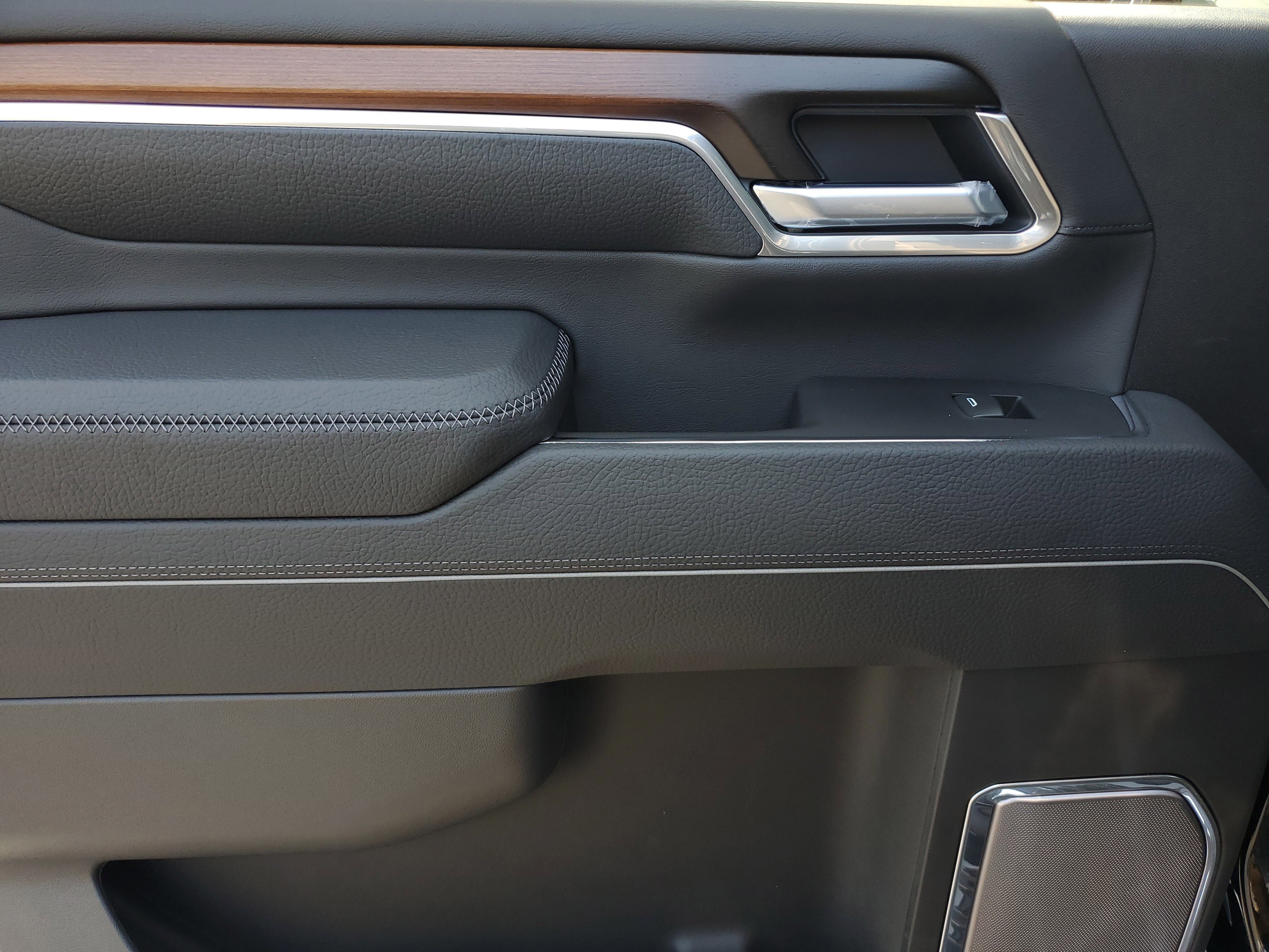 New 2025 GMC Sierra 2500 Denali image 12