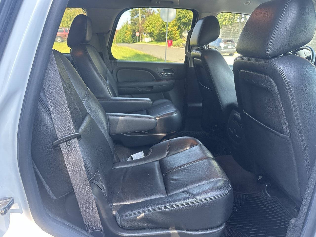 Used 2014 GMC Yukon SLT AWD/4WD image 13
