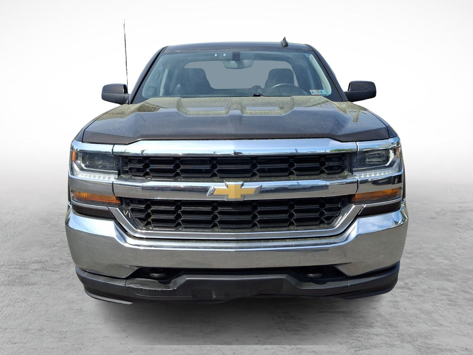 Used 2018 Chevrolet Silverado 1500 LT AWD/4WD image 2