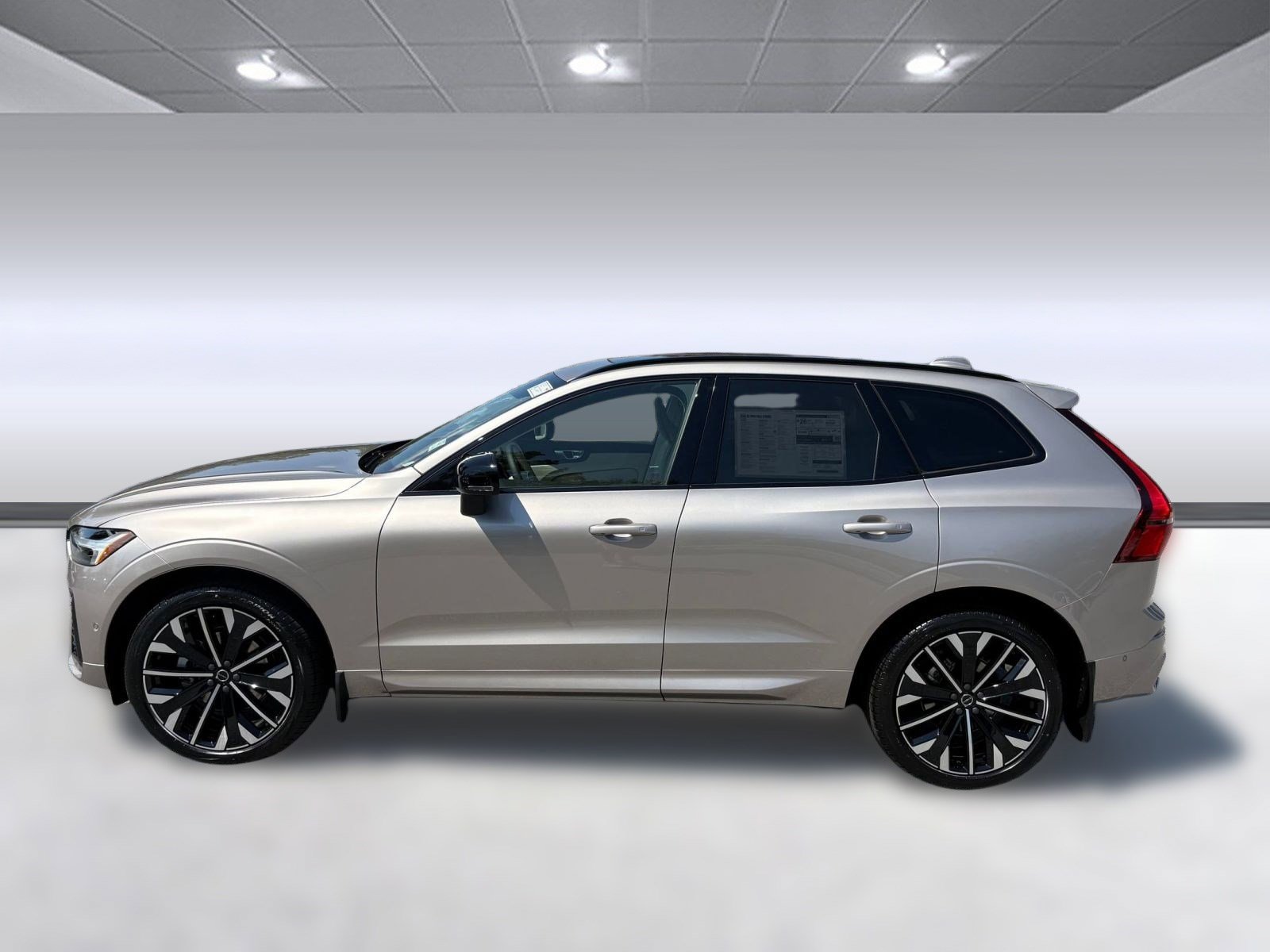 New 2026 Volvo XC60 B5 Ultra w/ Climate Package image 2