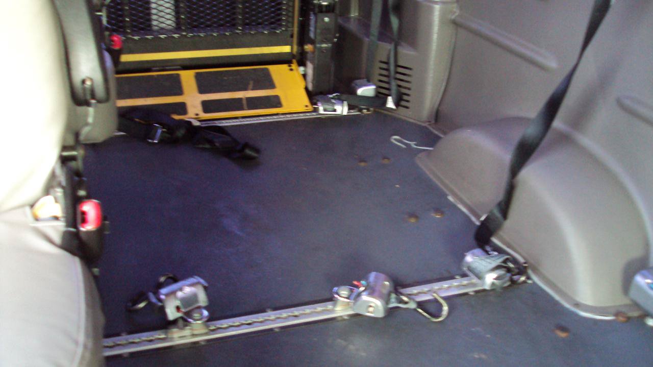 Used 2014 Ford E-250 and Econoline 250 Extended w/ Power Group RWD image 20