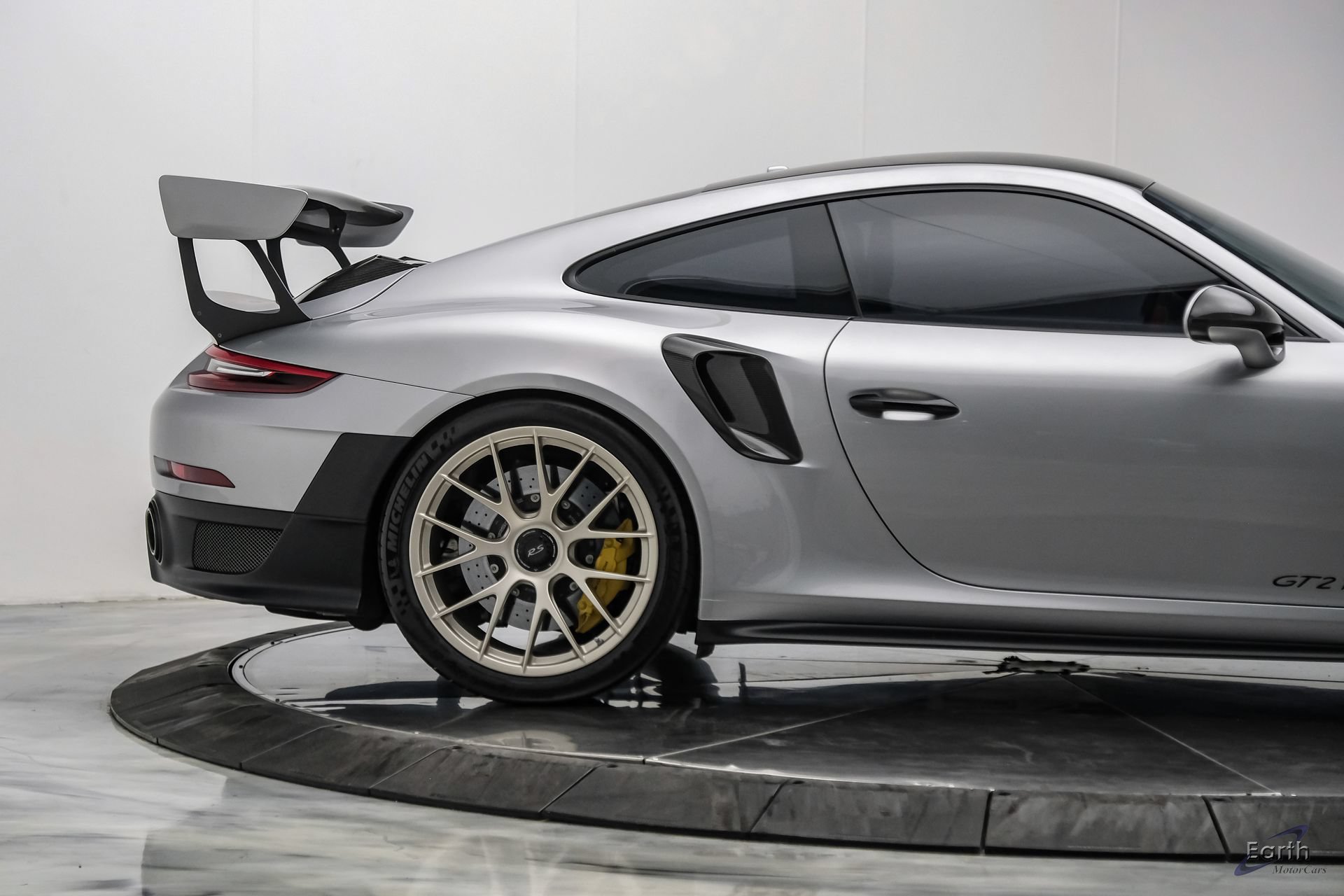 Used 2018 Porsche 911 GT2 RS RWD image 27