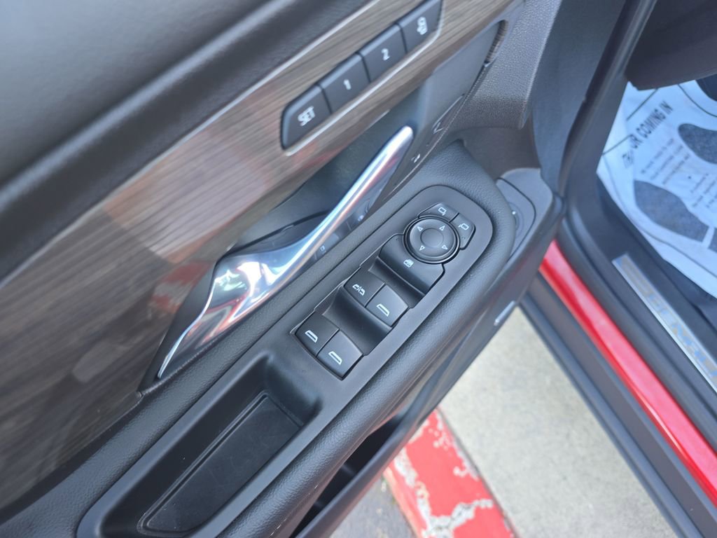 Used 2024 GMC Terrain Denali w/ Denali Premium Package image 11