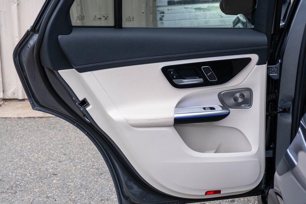 Used 2023 Mercedes-Benz GLC 300 4MATIC w/ Pinnacle Trim Package image 27