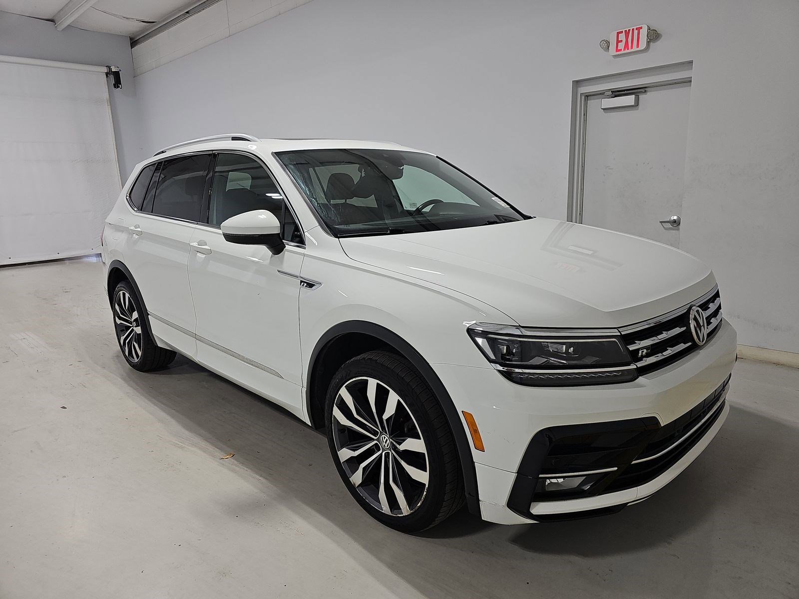 Used 2020 Volkswagen Tiguan SEL Premium R-Line image 4